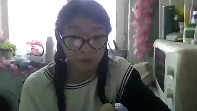 CarlyJoy online show from October 5, 2025, 9:33 am