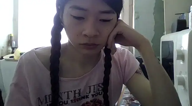 CarlyJoy online show from March 18, 2025, 6:50 am