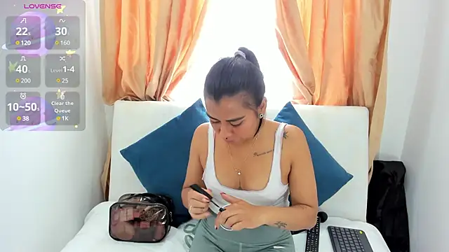 im amber online show from February 25, 2025, 12:38 pm