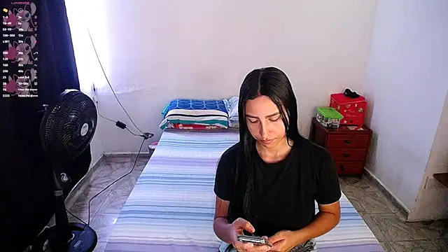 Snapshot of violeta_rous chatting on November 8, 2025, 6:33 pm violeta rous online show from November 8, 2025, 6:33 pm