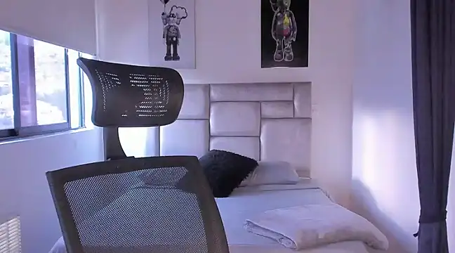 paul rogerr online show from March 9, 2025, 10:30 pm