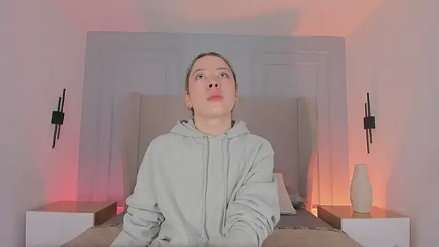 chloe d online show from February 26, 2026, 12:16 pm