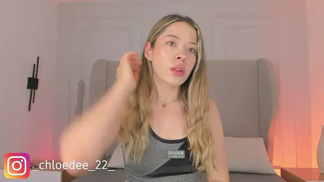 chloe d online show from February 12, 2026, 11:10 am