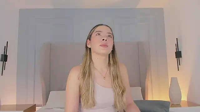 chloe d online show from April 7, 2026, 12:40 pm