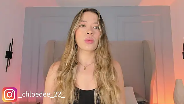 chloe d online show from February 19, 2026, 12:35 pm