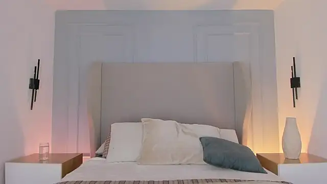 chloe d online show from March 21, 2026, 12:31 pm