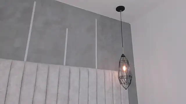 chloe d online show from February 28, 2025, 12:31 pm