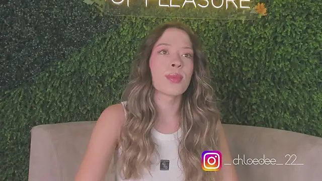 chloe d online show from October 17, 2025, 11:23 am