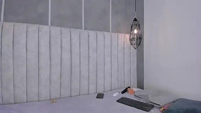 chloe d online show from February 27, 2025, 5:58 pm