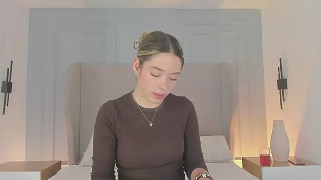 chloe d online show from March 27, 2026, 11:55 am