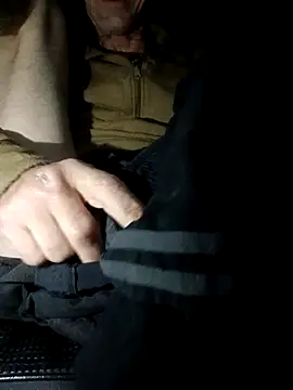 deepstroker42071 online show from November 10, 2025, 5:34 am