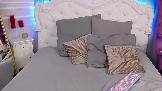 CrissyTaylor online show from March 17, 2025, 4:40 am