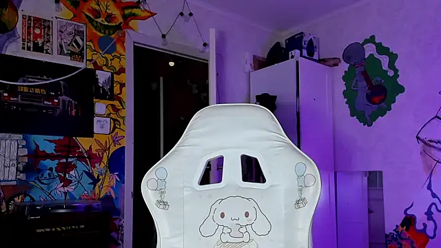 Sunny Mouse  online show from September 10, 2025, 4:39 pm