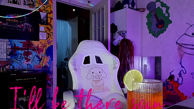 Sunny Mouse  online show from September 17, 2025, 4:42 pm