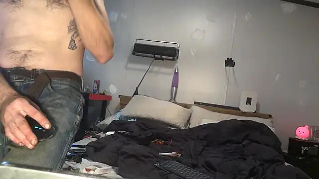 Bi curious86 online show from November 16, 2025, 9:41 pm