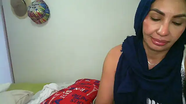 salome  milf online show from February 26, 2026, 2:44 am