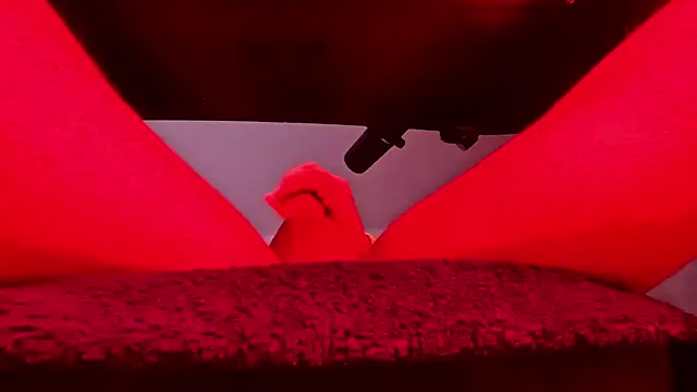 auilein online show from March 23, 2025, 1:53 am