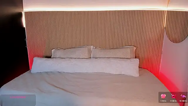 Gaby Blaze online show from October 15, 2025, 9:12 pm