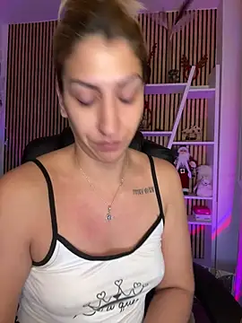 sofiah  online show from January 7, 2026, 7:24 am