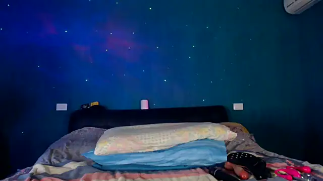 Snapshot of Karendolly__8 chatting on March 2, 2026, 6:04 pm Karendolly 8 online show from March 2, 2026, 6:04 pm