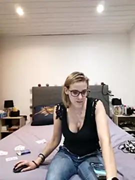 Madame Callie online show from June 15, 2026, 8:08 pm