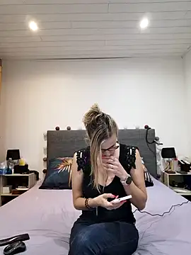 Madame Callie online show from June 30, 2026, 5:57 pm
