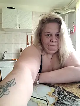 Snapshot of AriannaMilf chatting on May 2, 2026, 10:31 am AriannaMilf online show from May 2, 2026, 10:31 am