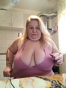 AriannaMilf online show from October 8, 2025, 5:53 am