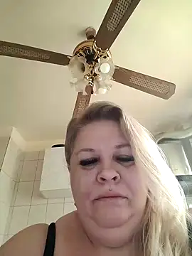 AriannaMilf online show from December 5, 2025, 10:25 am