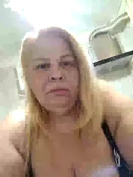 Snapshot of AriannaMilf chatting on May 27, 2026, 8:16 pm AriannaMilf online show from May 27, 2026, 8:16 pm