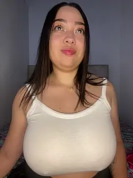 Snapshot of MissPerlaa chatting on December 28, 2024, 8:36 pm MissPerlaa online show from December 28, 2024, 8:36 pm