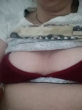 Snapshot of bruna_safadinhaa chatting on February 26, 2025, 11:54 am bruna safadinhaa online show from February 26, 2025, 11:54 am