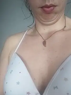 Snapshot of bruna_safadinhaa chatting on March 18, 2025, 4:06 pm bruna safadinhaa online show from March 18, 2025, 4:06 pm