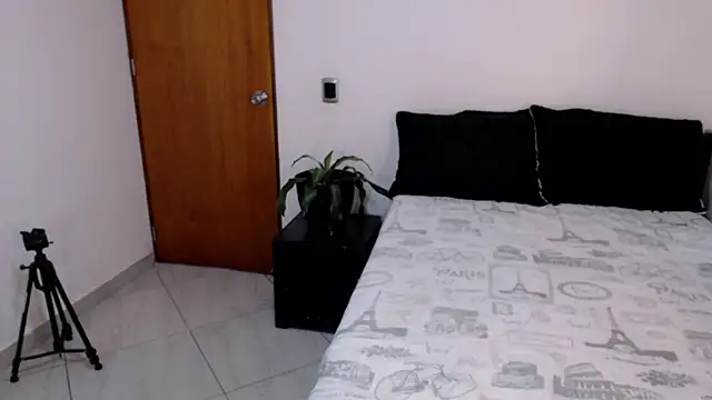 Snapshot of amara_lincont chatting on October 1, 2025, 9:40 pm amara lincont online show from October 1, 2025, 9:40 pm