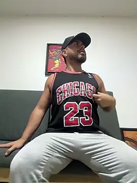 Juan Castano online show from February 16, 2025, 11:17 pm