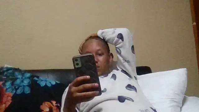 ShooingBunch online show from November 12, 2025, 8:12 pm