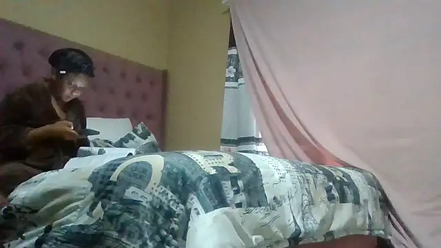 ShooingBunch online show from November 25, 2025, 12:27 pm