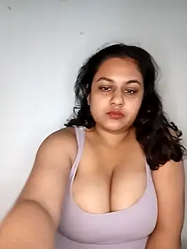 bumblebeegirl online show from January 30, 2025, 7:04 pm