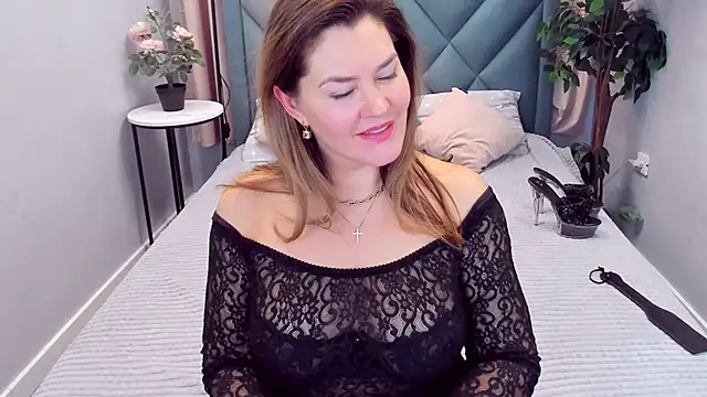 Snapshot of Adele_Russo chatting on January 19, 2025, 7:26 pm Adele Russo online show from January 19, 2025, 7:26 pm