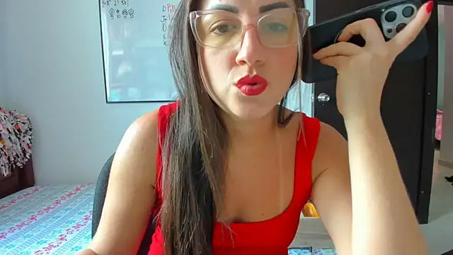squirttati33 online show from May 12, 2026, 2:34 pm