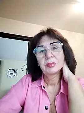 AlbinaXPretty online show from October 6, 2025, 9:21 am