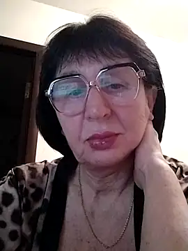 AlbinaXPretty online show from March 5, 2025, 9:04 pm