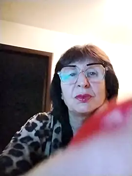 AlbinaXPretty online show from November 17, 2025, 9:30 pm