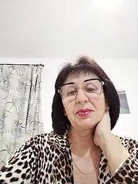 AlbinaXPretty online show from January 11, 2026, 10:27 pm