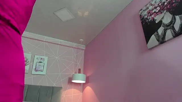 dolly zoe online show from March 13, 2025, 4:27 am