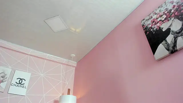 dolly zoe online show from September 22, 2025, 10:05 pm