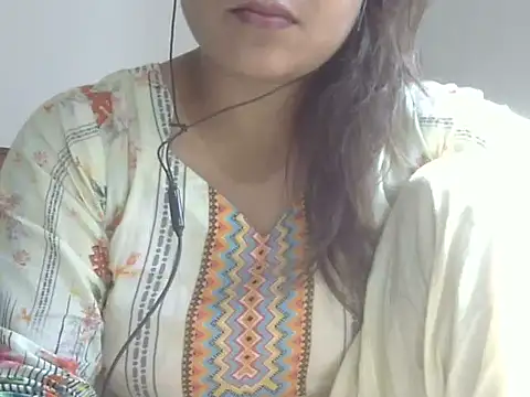 Snapshot of shekira99 chatting on May 3, 2026, 3:44 am shekira99 online show from May 3, 2026, 3:44 am