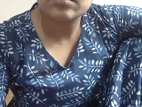 shekira99 online show from November 28, 2025, 5:07 am