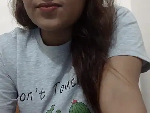 shekira99 online show from October 22, 2025, 1:43 pm