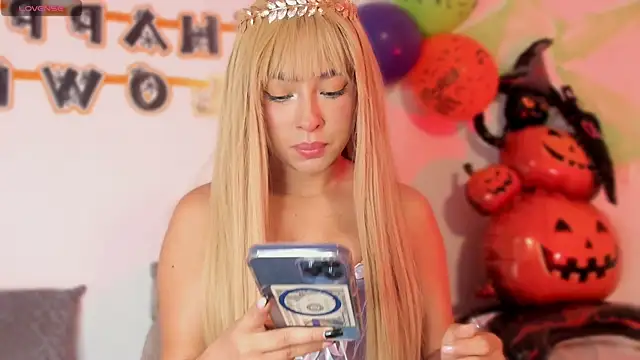 valerycolins online show from October 30, 2025, 5:17 am